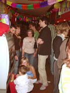 Ik heb het best naar mijn zin op dit feestje